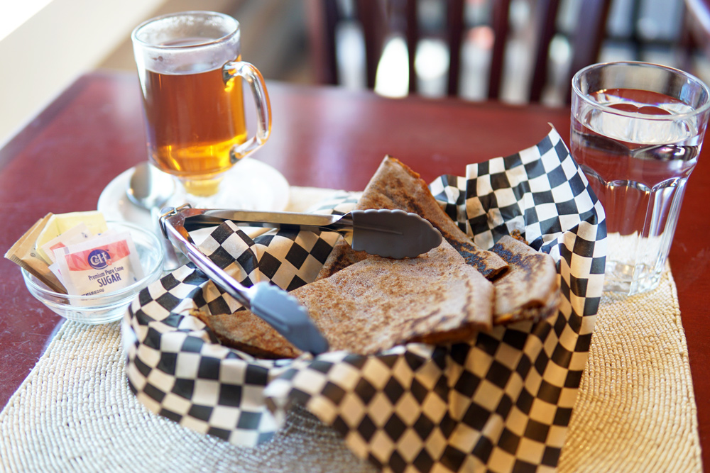 Spicy toasted Qatenga appetizer at Habesha Cafe.